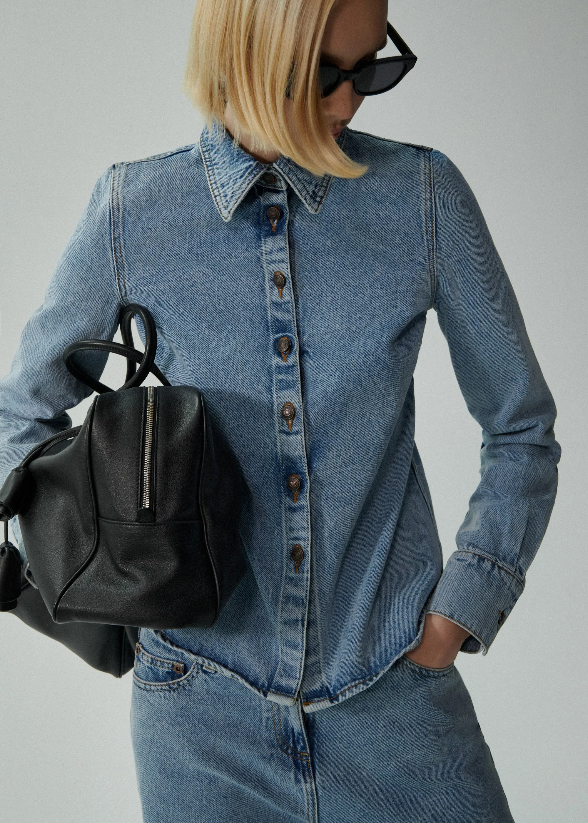 Fitted denim shirt in faded blue