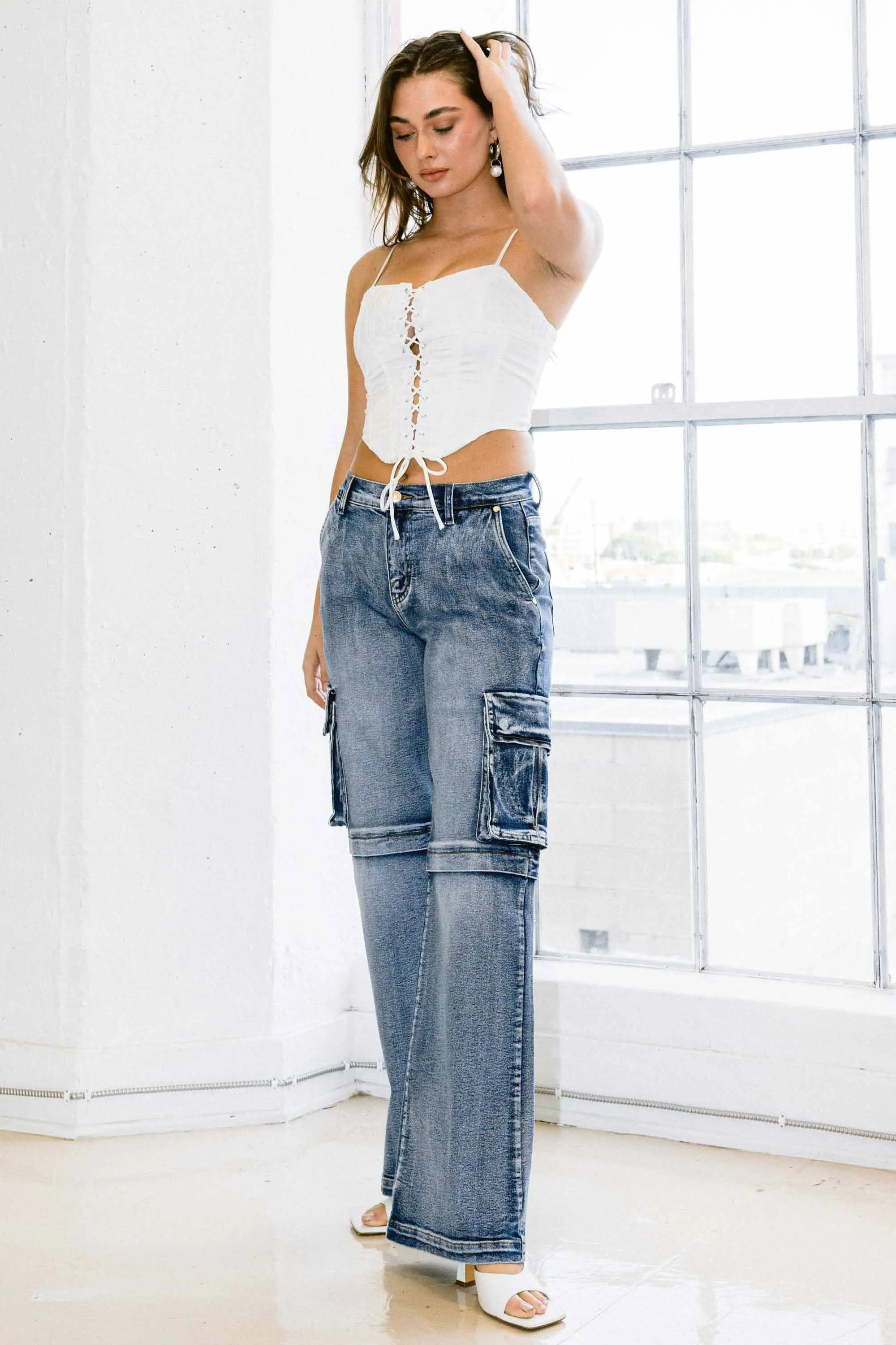 Mid-waisted Cargo Wide Leg Jeans